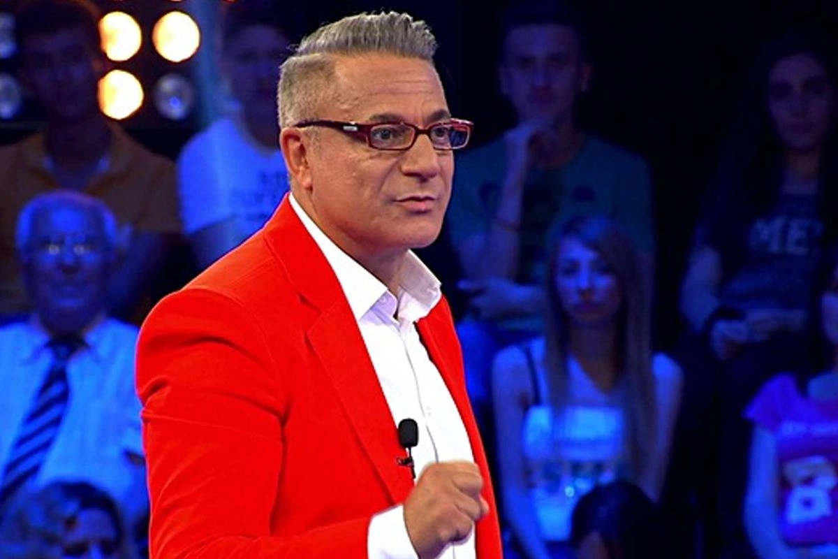 Mehmet Ali Erbilin özündən 48 yaş kiçik yeni SEVGİLİSİ