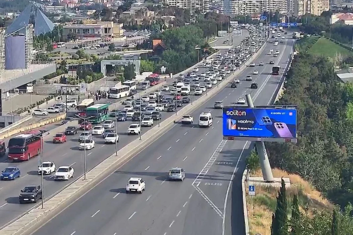 Paytaxtın hansı küçələrində sıxlıq müşahidə olunur?
