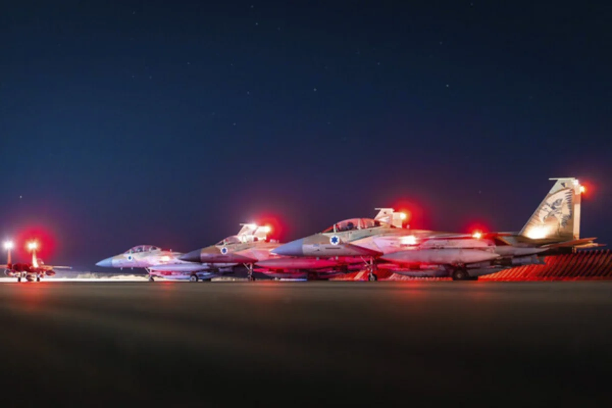 İsrail Tehranda hərbi obyektlərə zərbələr endirdiyini açıqlayıb