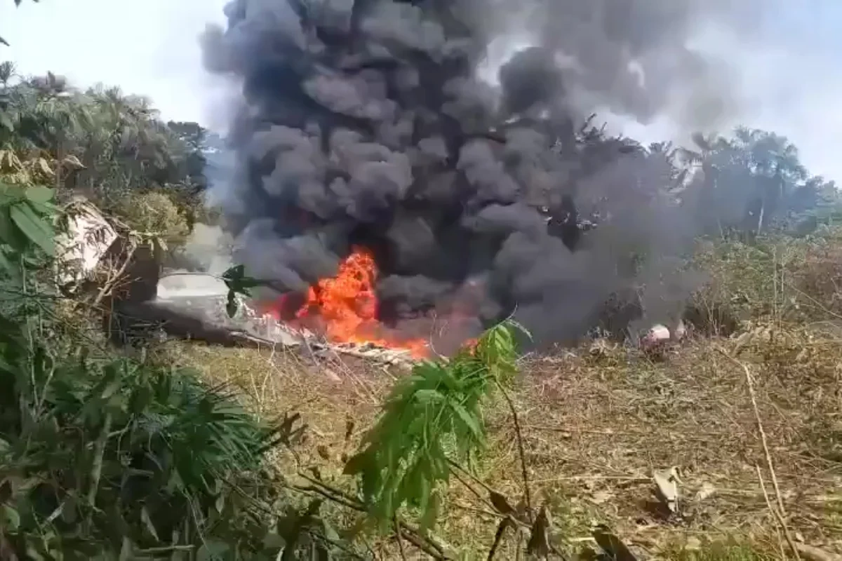 Kolumbiyada baş verən təyyarə qəzasından sonra 60-a yaxın hərbçi xilas edilib