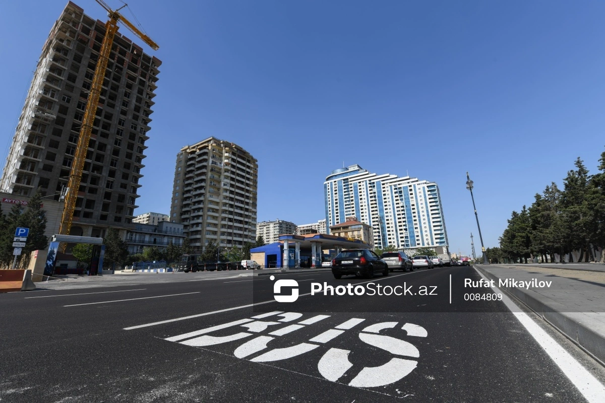 Автобусные полосы в Баку душат малый бизнес? Автобусные полосы в Баку душат малый бизнес?