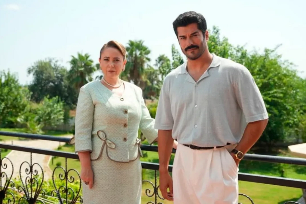 Ana-oğul arasındakı 9 yaş fərqi müzakirə yaratdı