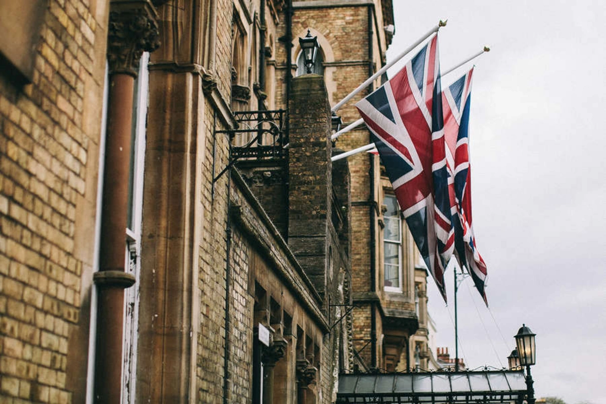 Britaniya diplomatlarını İrandan təxliyə edib Britaniya diplomatlarını İrandan təxliyə edib