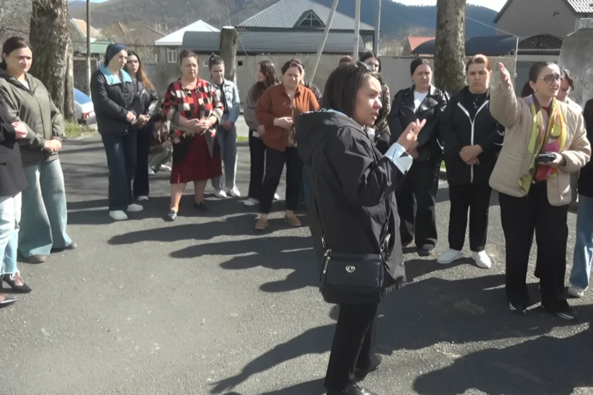 Qaxda məktəbin liseyə çevrilməsi narazılığa səbəb olub