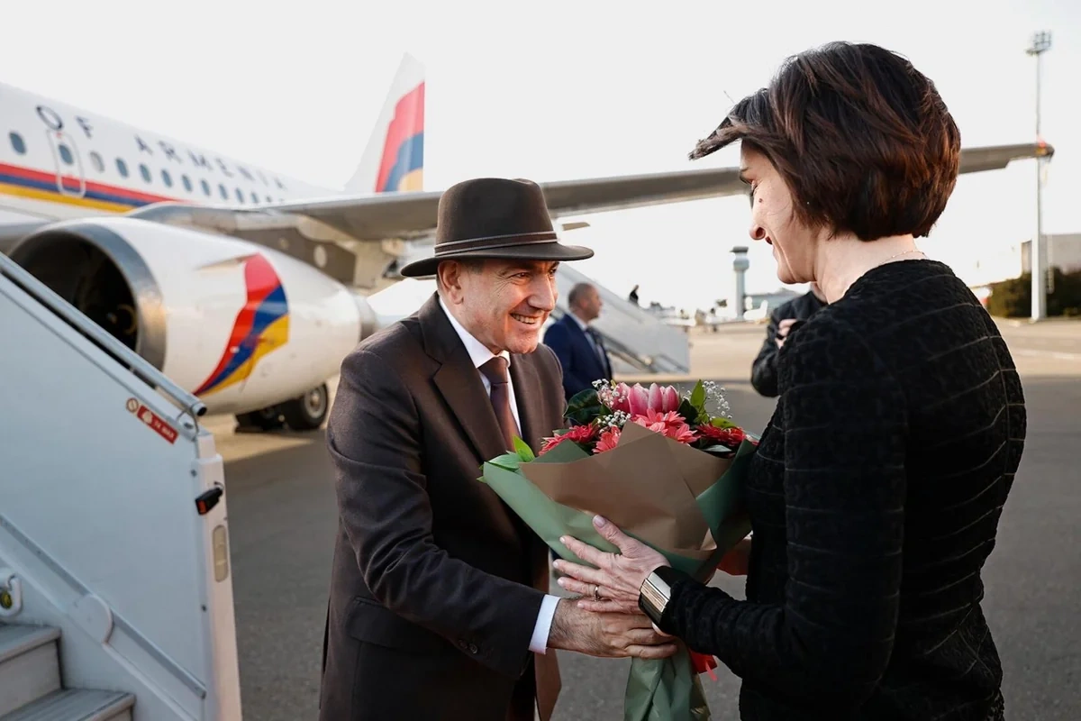 Paşinyan Gürcüstanda işgüzar səfərdədir