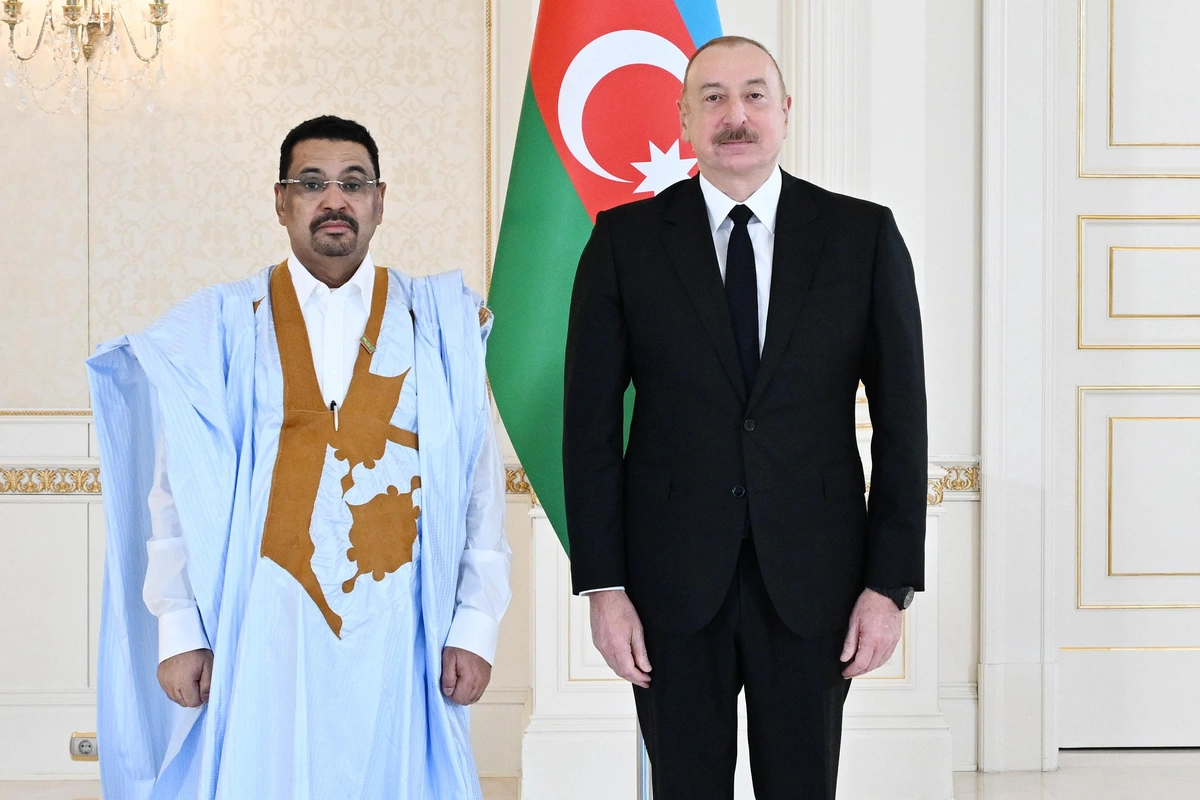 Prezident İlham Əliyev Mavritaniyanın Azərbaycandakı yeni səfirini qəbul edib Prezident İlham Əliyev Mavritaniyanın Azərbaycandakı yeni səfirini qəbul edib