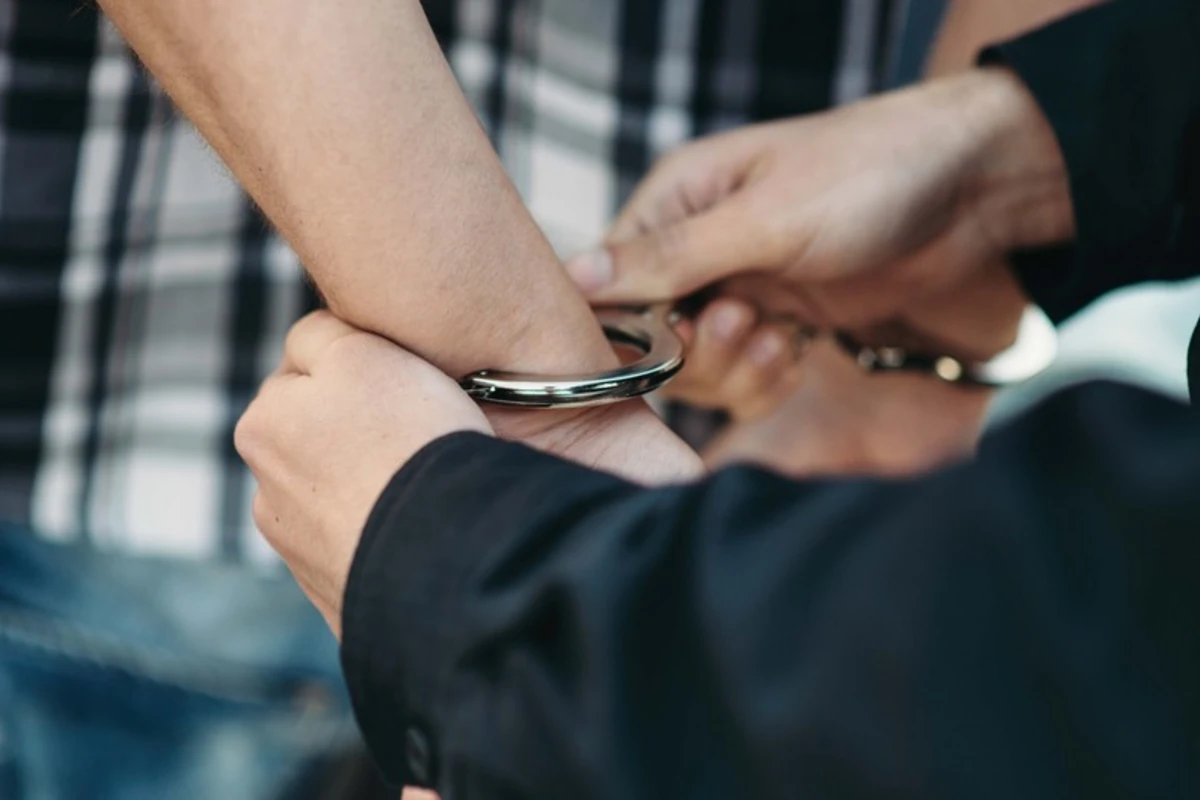 Bakıda içində 15 min manata yaxın pul olan çanta oğurlanıb Bakıda içində 15 min manata yaxın pul olan çanta oğurlanıb