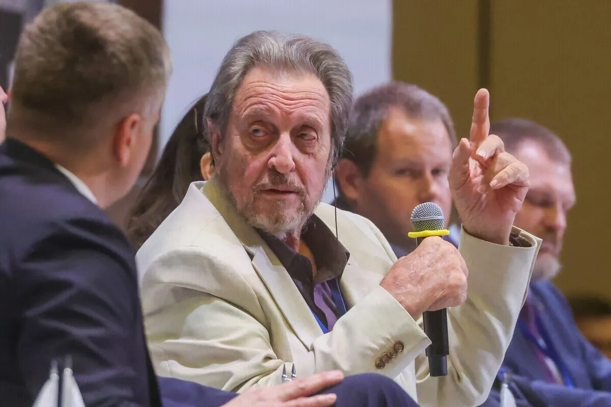 Errol Mask Putinin liderlik üslubunu qiymətləndirib