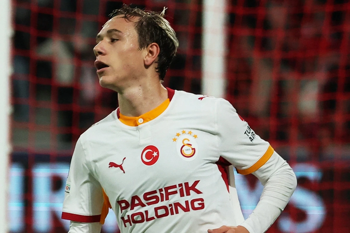 Qalatasaray daha bir rus futbolçu almaq istəyir
