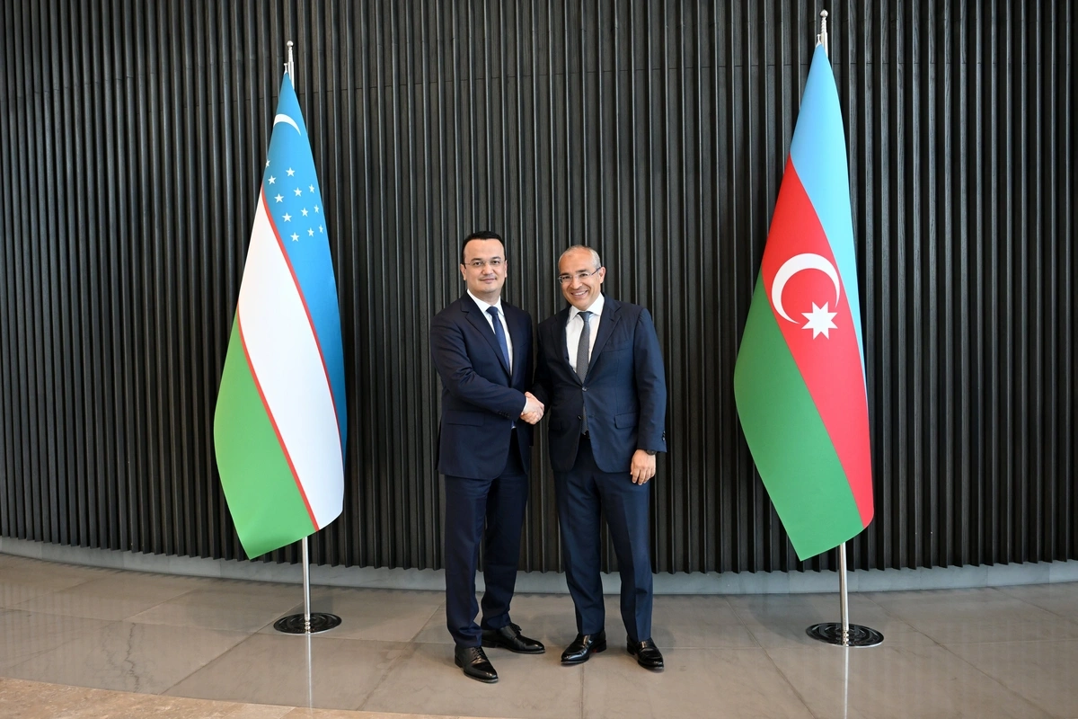 Mikayıl Cabbarov Laziz Kudratov ilə görüşüb Mikayıl Cabbarov Laziz Kudratov ilə görüşüb