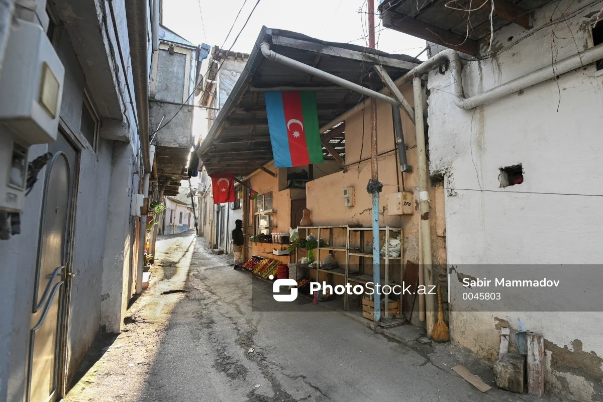 Paytaxtın divarları sevgi məktubları ilə dolu olan məhəlləsindən REPORTAJ