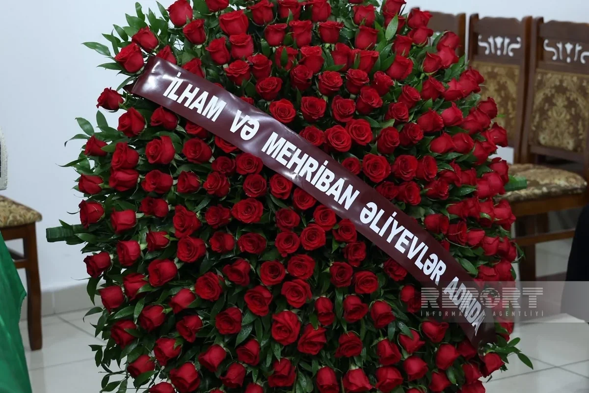 İlham Əliyev və Mehriban Əliyeva Aleksandr Şarovskinin vida mərasiminə əklil göndəriblər