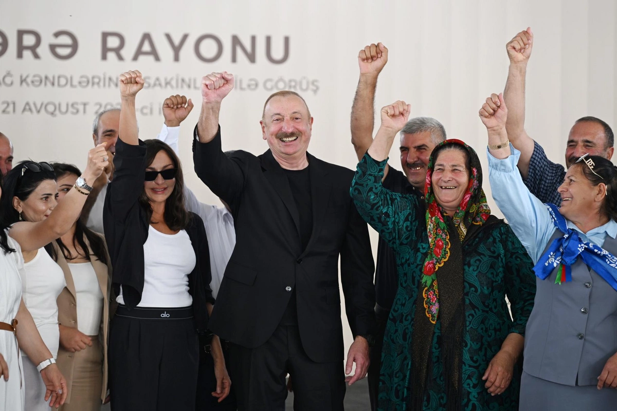 Prezident və birinci xanım Ağdərədə Vəngli və Kolatağ kəndlərinin sakinləri ilə görüşüblər