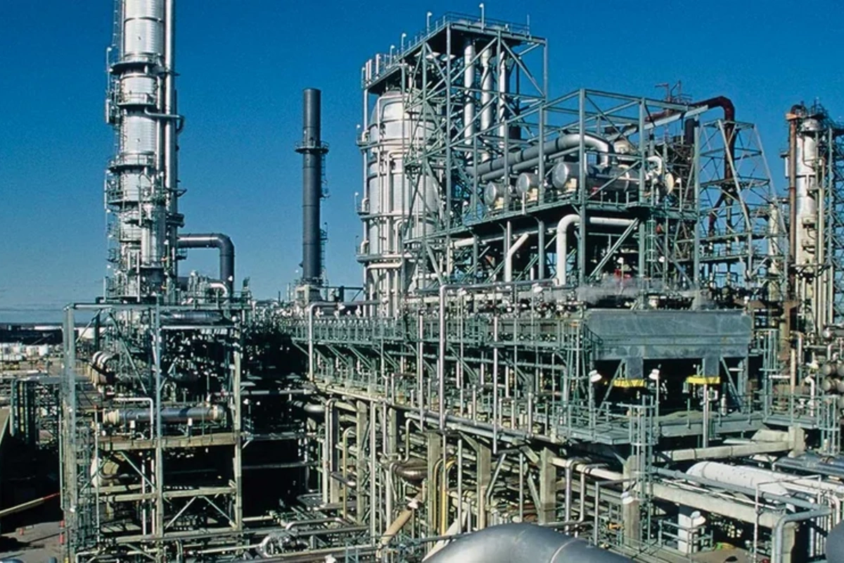 Kulevidəki NEZ Azərbaycan üzərindən alternativ marşrutlar vasitəsilə Rusiya neftindən tam imtina etmək niyyətindədir