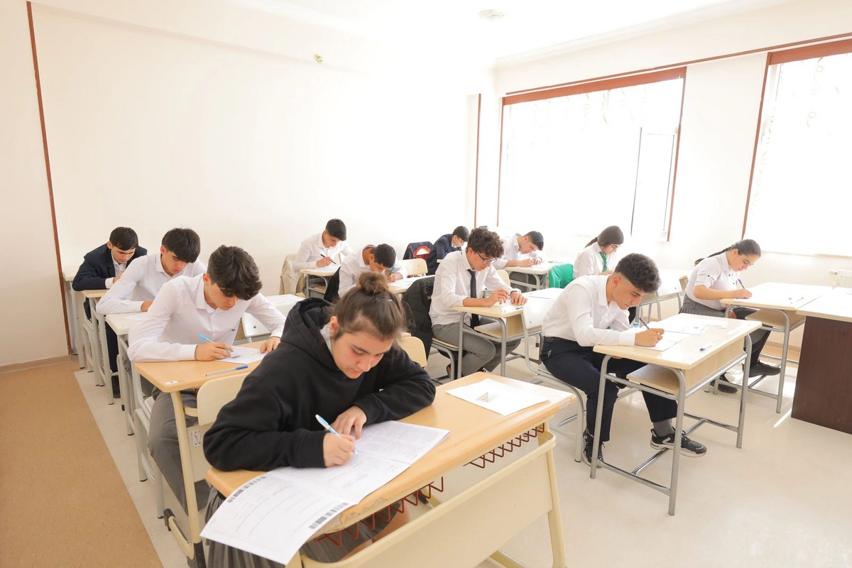 11-ci sinif buraxılış imtahanlarının şəhər və rayonlar üzrə keçirilmə qrafiki açıqlanıb