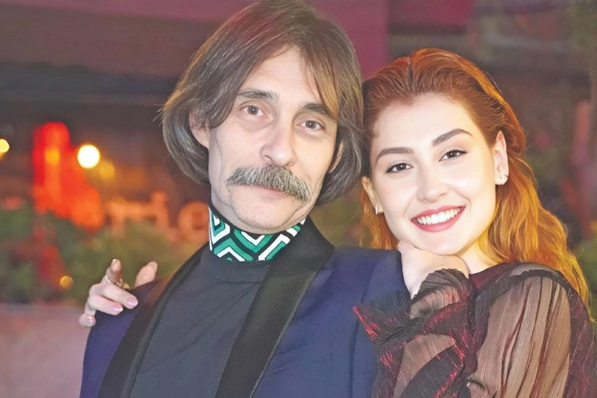 Erdal Beşikçioğlunun qızı onunla eyni serialda çəkilən həmkarı ilə sevgilidir Erdal Beşikçioğlunun qızı onunla eyni serialda çəkilən həmkarı ilə sevgilidir