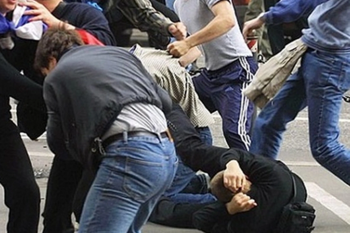 В Азербайджане в ресторане избили подростков В Азербайджане в ресторане избили подростков