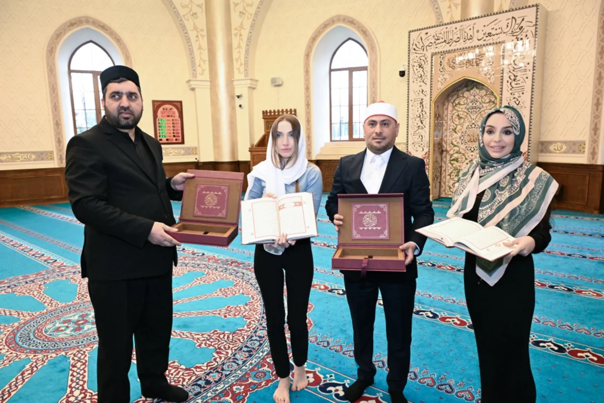 Leyla Aliyeva and Alyona Aliyeva visited the Juma Mosque