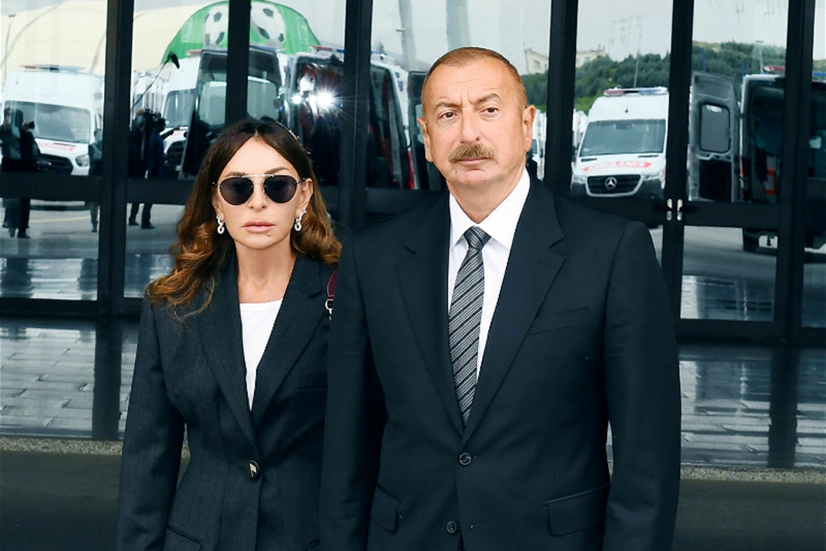 Ilham Aliyev and Mehriban Aliyeva signed the obituary