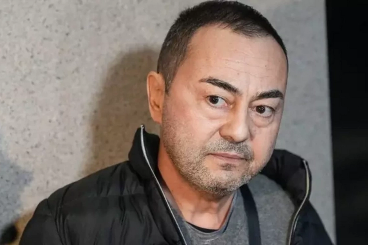 Serdar Ortaç səhnədə yıxıldı - ANBAAN GÖRÜNTÜ