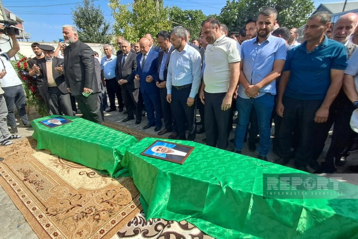 В Агджабеди похоронены братья Сафаровы, жестоко убитые в Екатеринбурге В Агджабеди похоронены братья Сафаровы, жестоко убитые в Екатеринбурге