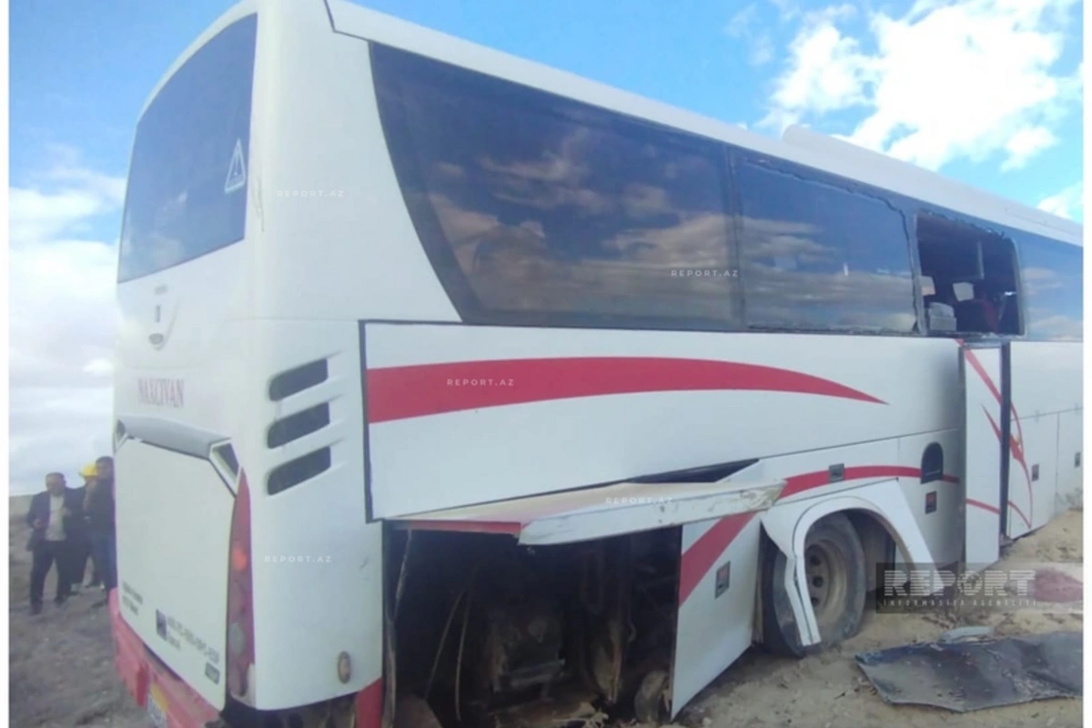 ДТП в Азербайджане: пострадали более 15 человек ДТП в Азербайджане: пострадали более 15 человек