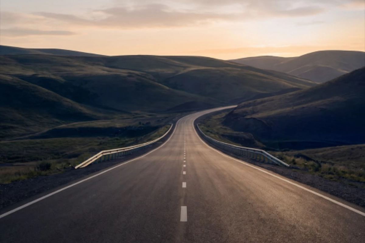 Güclü yağış və sel suları nəticəsində zərər görmüş yol infrastrukturunda bərpa işləri davam etdirilir