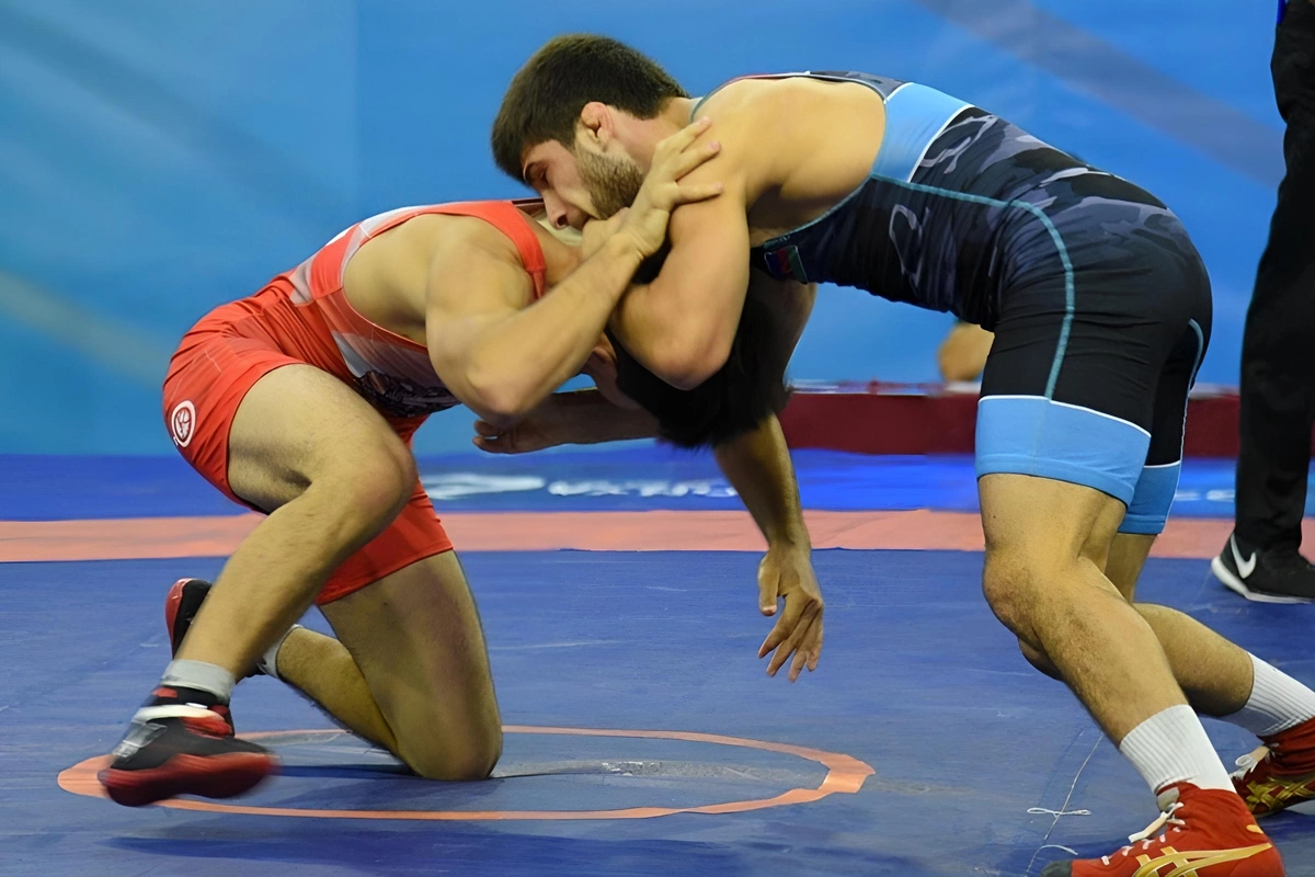 İki güləşçimiz yarımfinalda