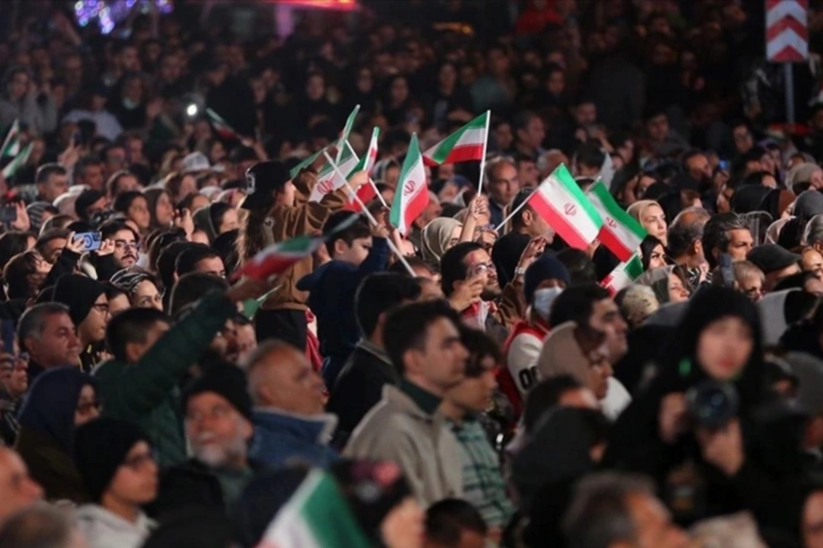 İranda toqquşmalarda təhlükəsizlik qüvvələrinin 6 əməkdaşı ölüb