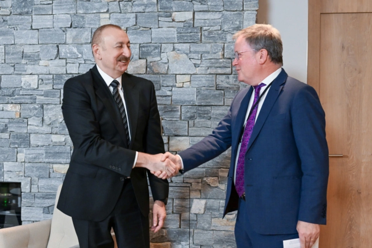 Prezident İlham Əliyev Davosda Vitol şirkətinin baş icraçı direktoru ilə görüşüb