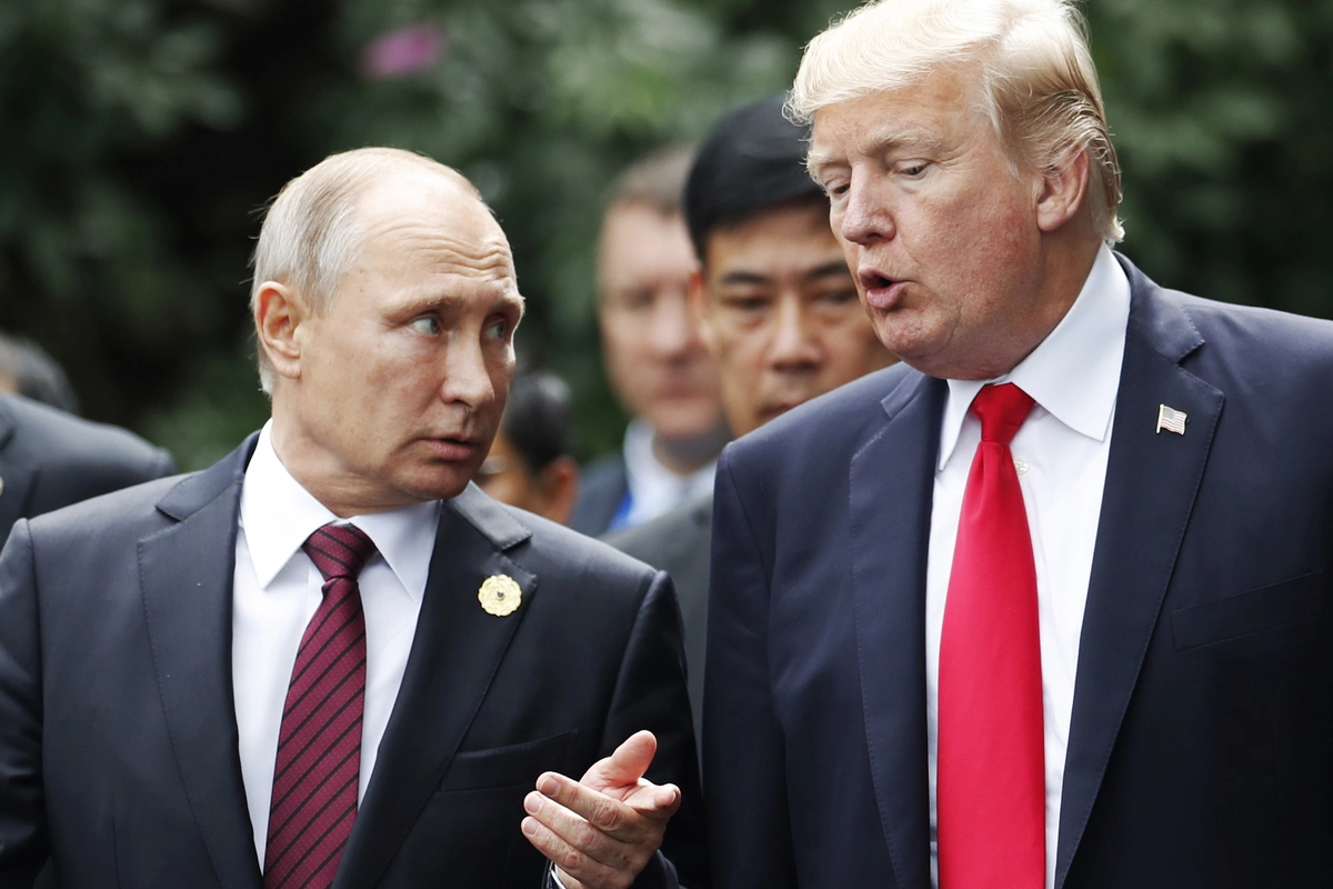 Putin və Tramp 2 saatdan çox telefonla danışıb Putin və Tramp 2 saatdan çox telefonla danışıb