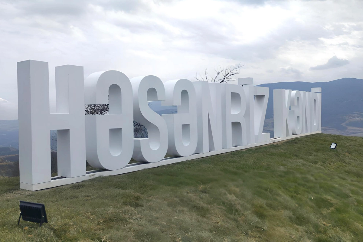 Ağdərənin Həsənriz kəndinə növbəti köç yola salınıb