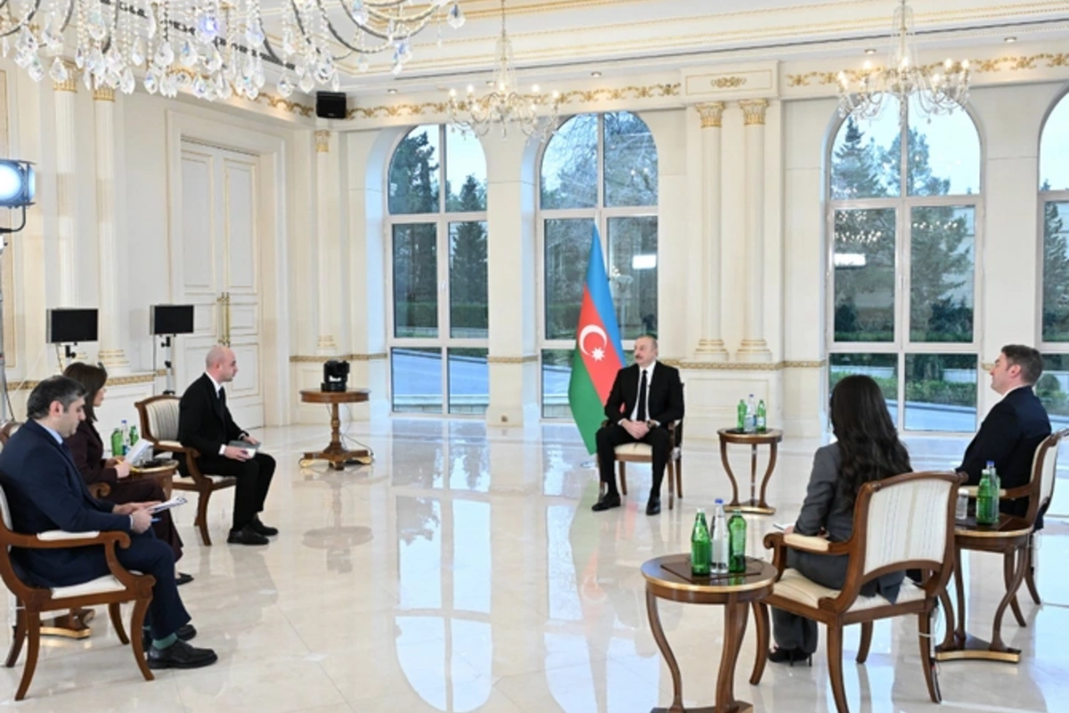 İlham Əliyev: Biz maliyyə vəziyyətimizi keçən il mühüm dərəcədə yaxşılaşdıra bilmişik İlham Əliyev: Biz maliyyə vəziyyətimizi keçən il mühüm dərəcədə yaxşılaşdıra bilmişik