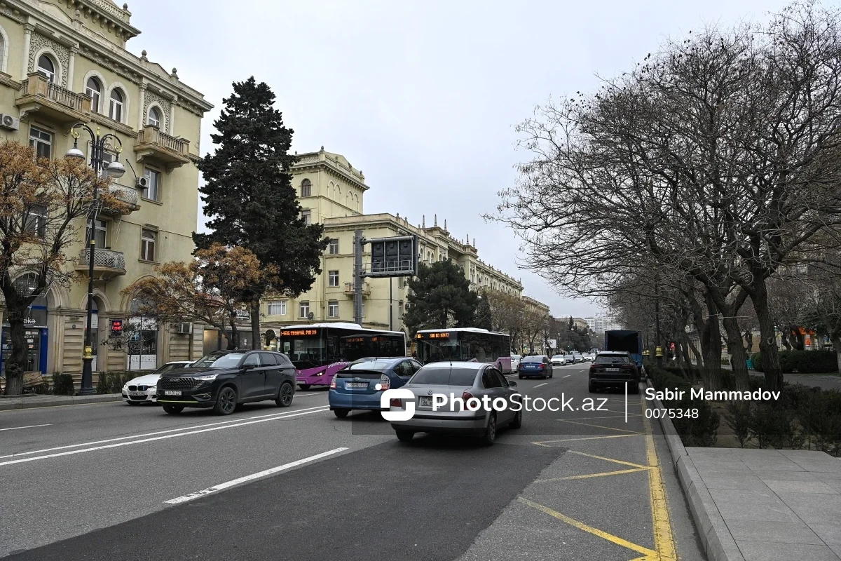 Почему движение на дороге в центре Баку превратилось в проблему?