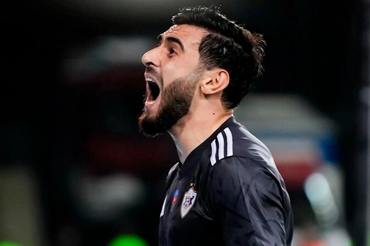 Qarabağ Elvin üçün Neftçidən daha çox pul istədi