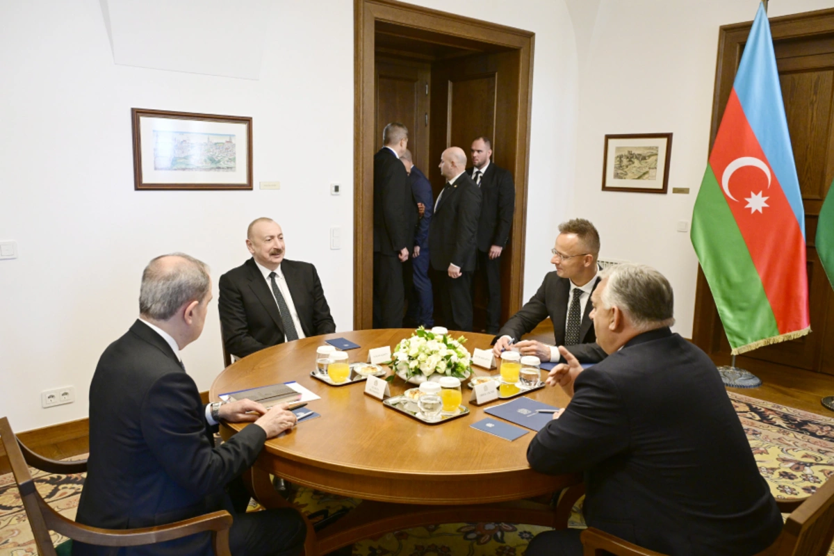 A meeting between Ilham Aliyev and the Prime Minister of Hungary was held in Budapest in a narrow format