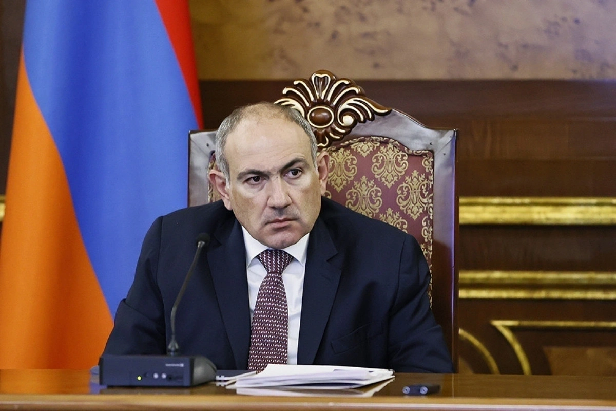 Пашинян подписал с епископами дорожную карту благоустройства армянской церкви