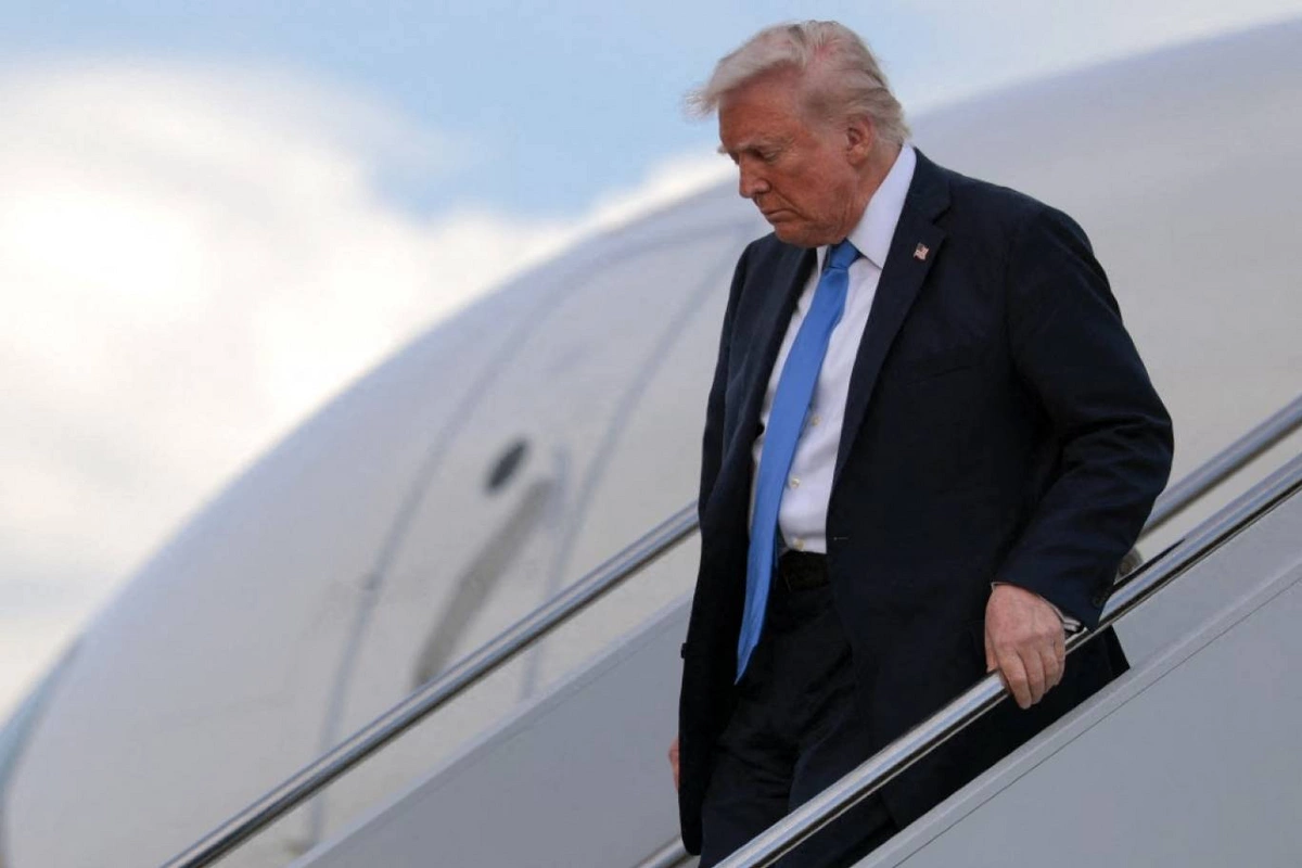 СМИ: Самолет Трампа едва не столкнулся с пассажирским СМИ: Самолет Трампа едва не столкнулся с пассажирским