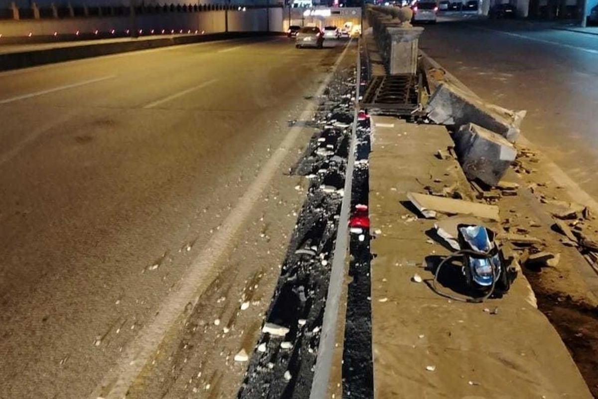Bakıda yol təsərrüfatına ziyan vurulub Bakıda yol təsərrüfatına ziyan vurulub