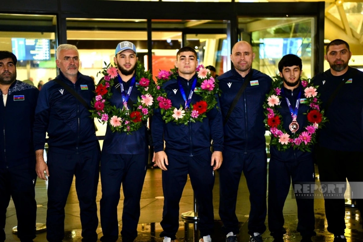 Dünya çempionatında uğurlu çıxış edən güləşçilərimiz Vətənə qayıdıblar Dünya çempionatında uğurlu çıxış edən güləşçilərimiz Vətənə qayıdıblar