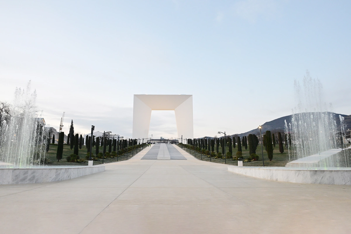 Президент Ильхам Алиев принял участие в открытии Парка Победы в городе Ханкенди