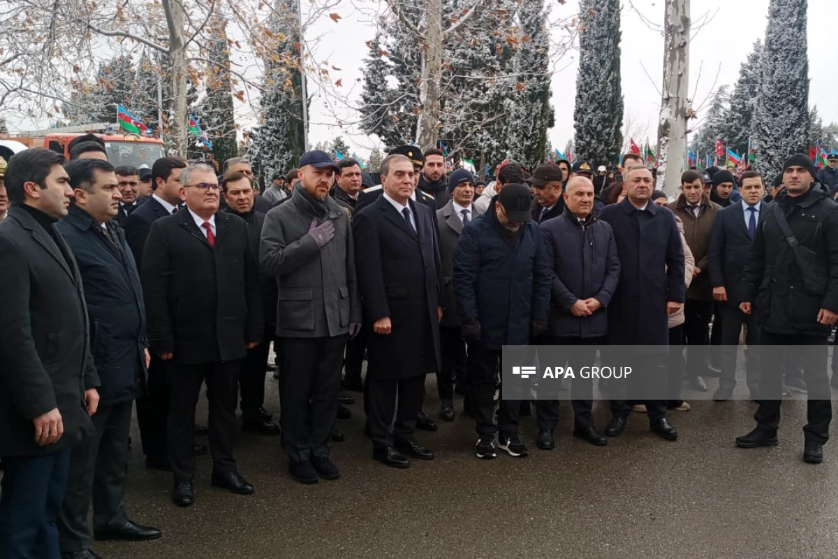 Türkiyə Prezidentinin oğlu Bilal Ərdoğan Gəncədə Şəhidlər xiyabanını ziyarət edib