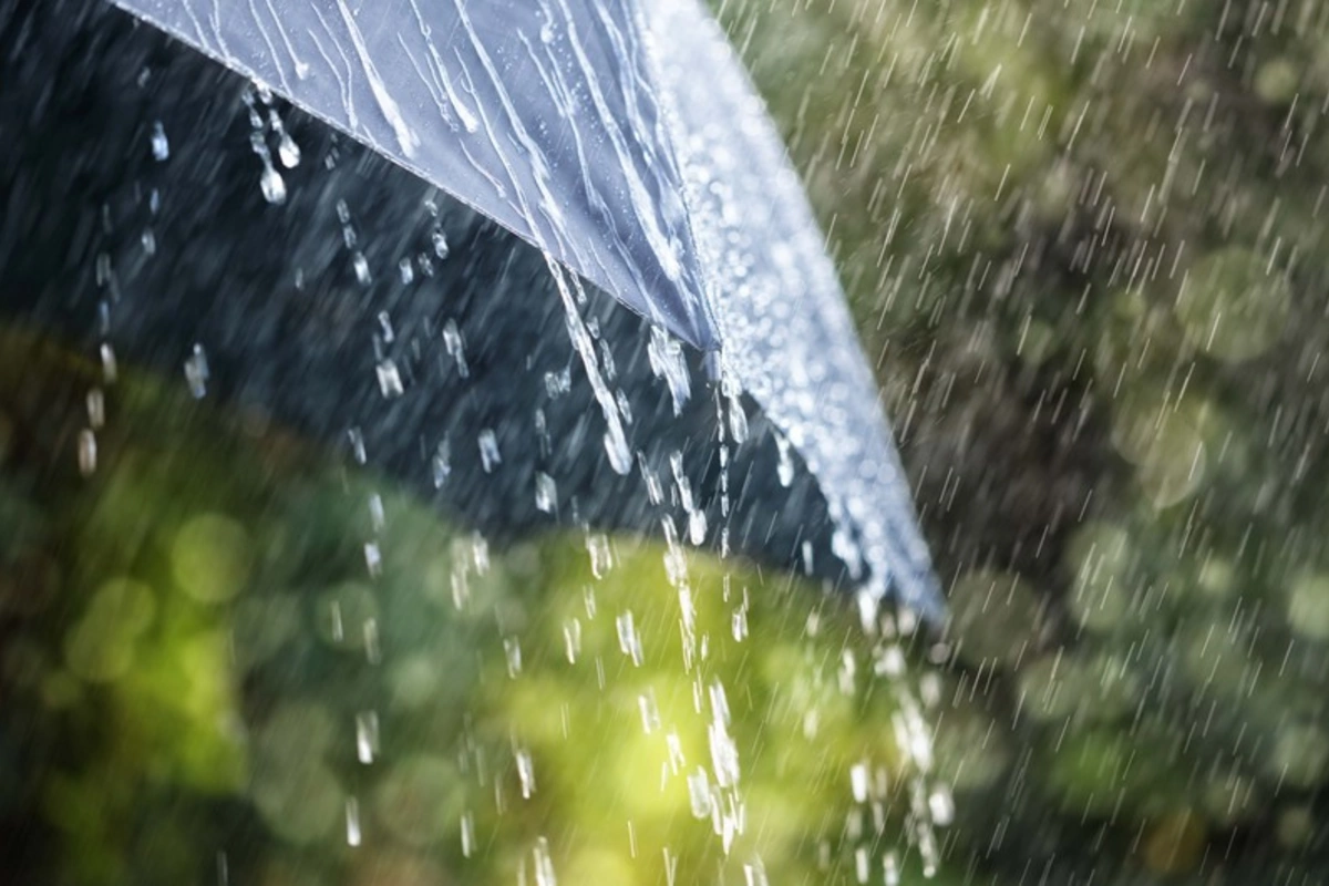 Ölkə ərazisinin əksər yerlərində yağıntılı hava davam edib, Kəlbəcərə dolu düşüb