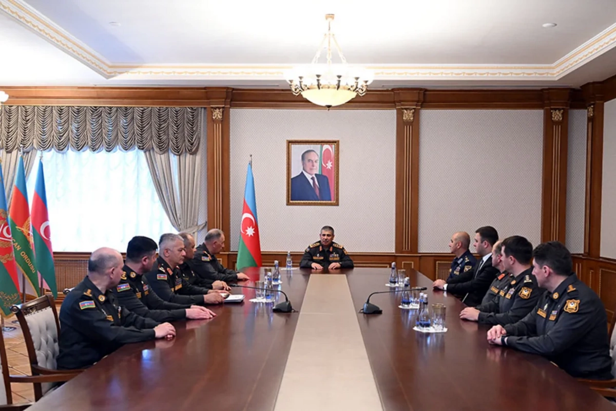 Zakir Həsənov hərbçilərə ali hərbi rütbələr təqdim edib