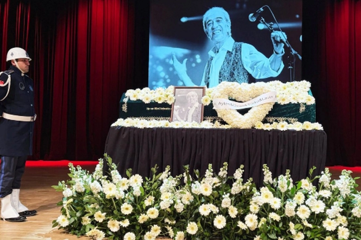 Müğənninin sağlığında son mənzilə yola salınması ilə bağlı söylədiyi sözlər gündəm oldu