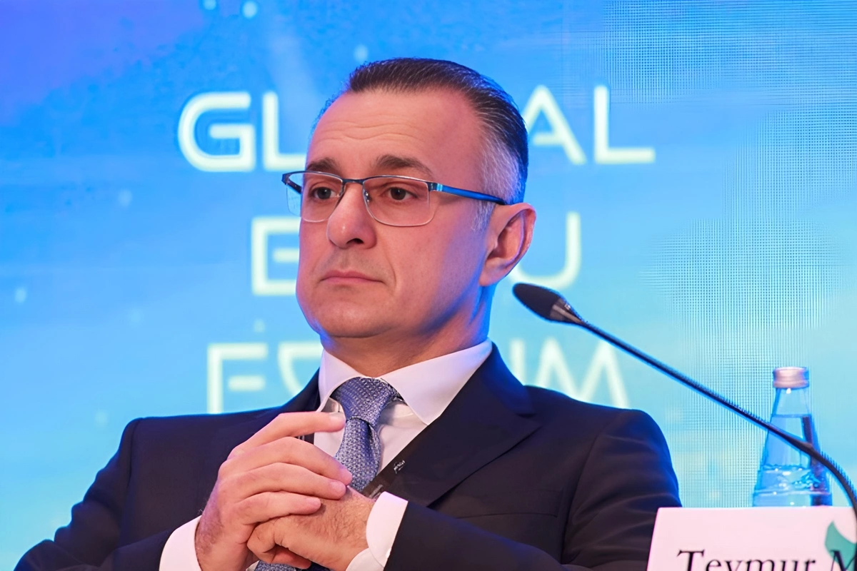 Nazir direktoru vəzifəsindən azad etdi