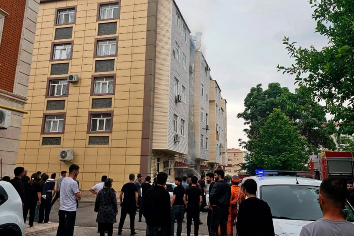 Naxçıvanda kafedə yanğın baş verib, sakinlər təxliyə olunub