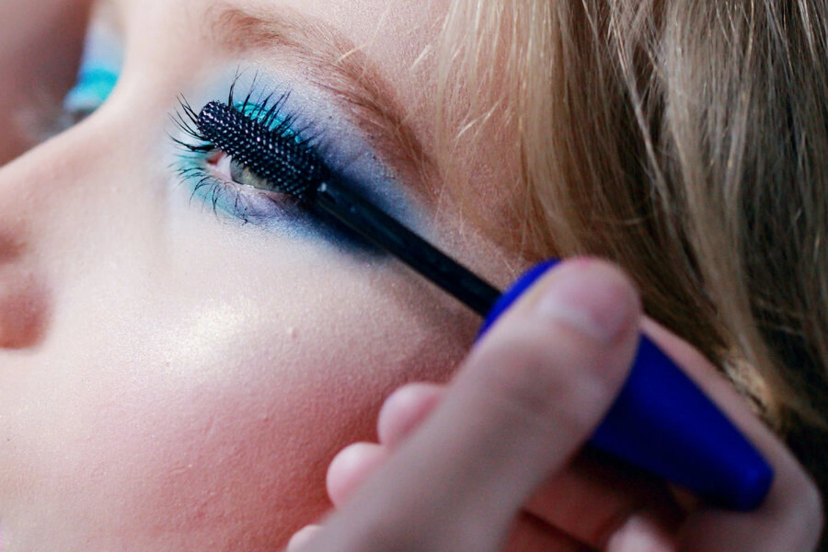 Named the type of cosmetics dangerous for eye health Named the type of cosmetics dangerous for eye health