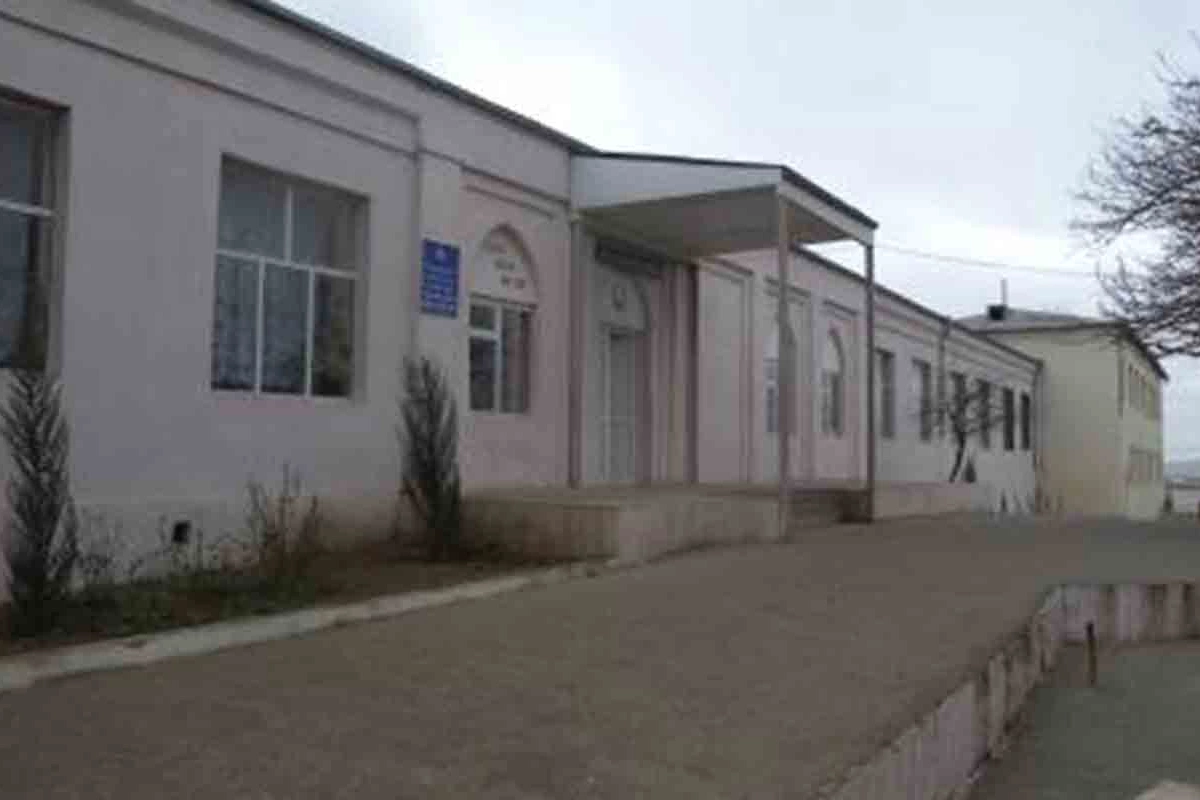 1-ci sinif şagirdi məktəbin həyətində öldü