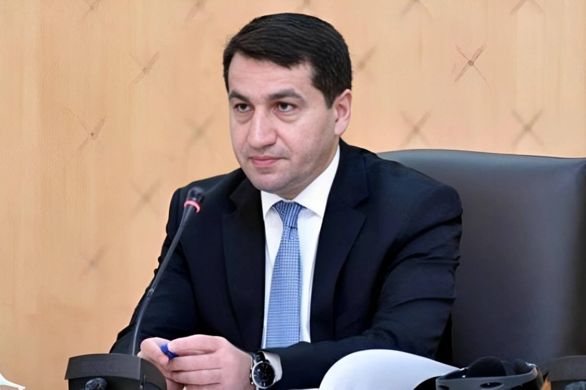 Hikmət Hacıyev Almaniya kanslerinin müşaviri ilə görüşüb